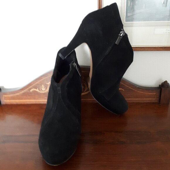 Beautiful Black Suede High Heeled Booties by Clarks - Size 7 - Picture 1 of 6